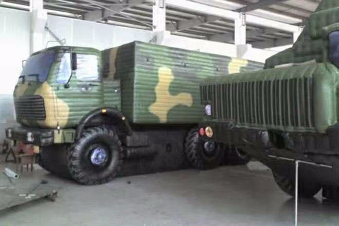 惠农大型军事车